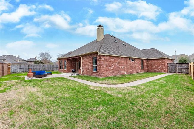 Huge backyard area with two large side yards. | Image 46