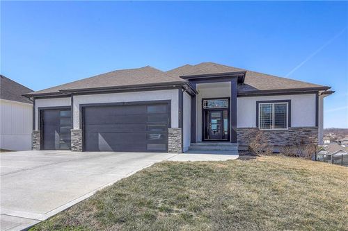 1411 Nw Maple Dr, Grain Valley, MO, 64029-7256 | Card Image
