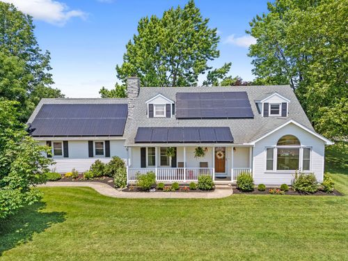 1102 Farmington Ln, Washington Court House, OH, 43160-9583 | Card Image