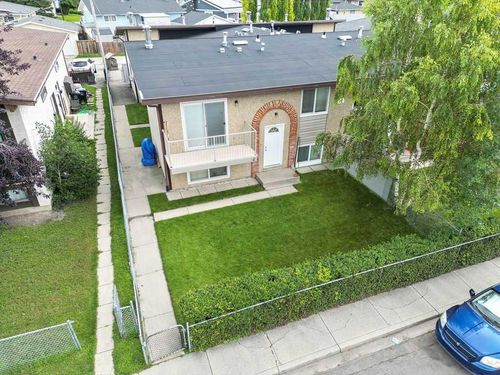 12 Huntley Close Ne, Calgary, AB, T2K4Z3 | Card Image