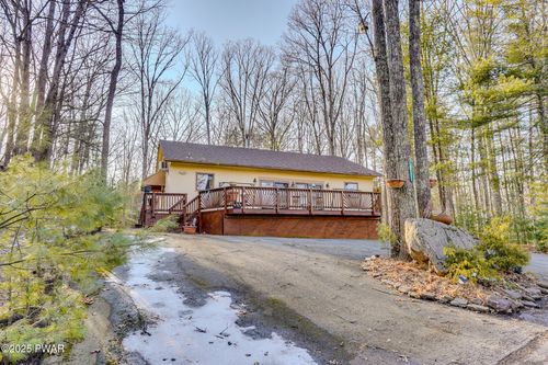 24 Lakeside Dr, Lakeville, PA, 18438-4012 | Card Image