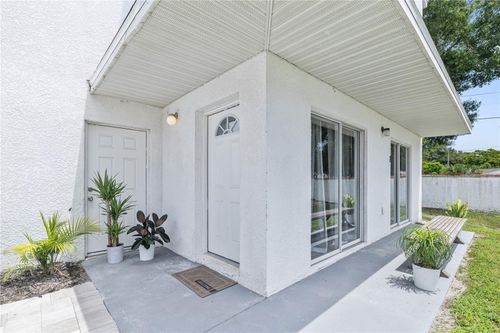 9415 Citrus Glen Pl, TAMPA, FL, 33618-4027 | Card Image