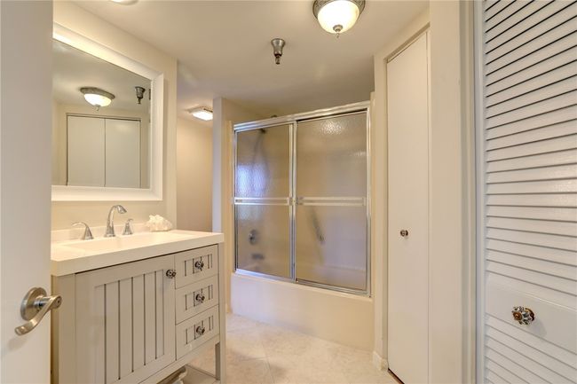 APT-102 - 9612 Riverside Dr, House attached with 2 bedrooms, 2 bathrooms and null parking in Sebastian FL | Image 23