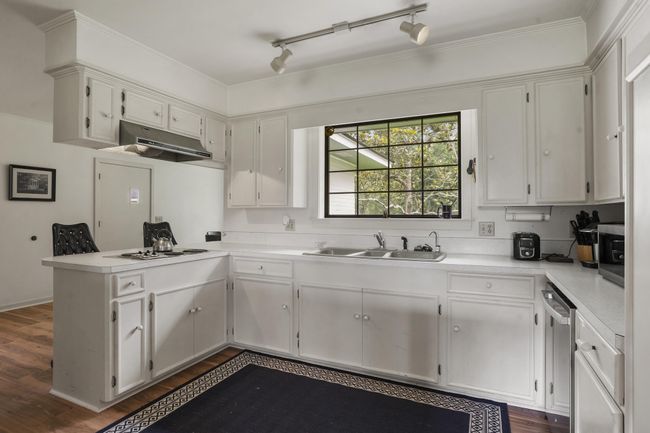 Kitchen | Image 17