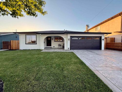 1323 Canton Dr, Milpitas, CA, 95035-5702 | Card Image