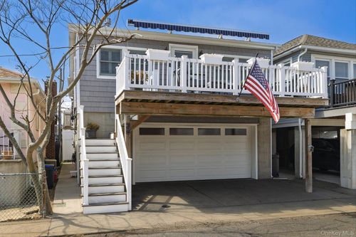 35 Nebraska St, Long Beach, NY, 11561-1608 | Card Image