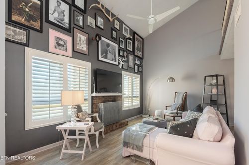 9502 Hidden Oak Way, Knoxville, TN, 37922 | Card Image