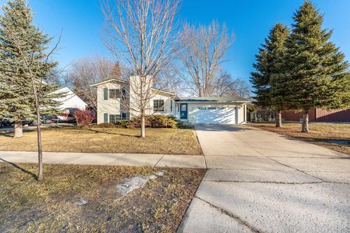 2001 26 1/2 Ct S, Fargo, ND, 58103-6641 | Card Image