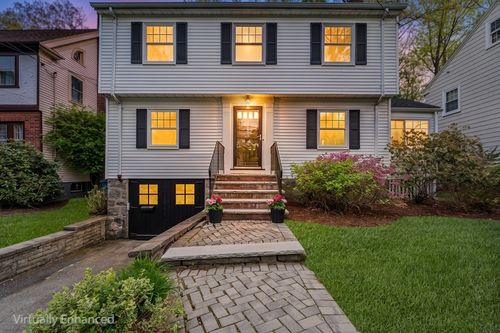 11 Crehore Rd, Chestnut Hill, MA, 02467-3244 | Card Image