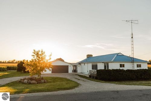 1123 N Tonkey Rd, Au Gres, MI, 48703-9745 | Card Image