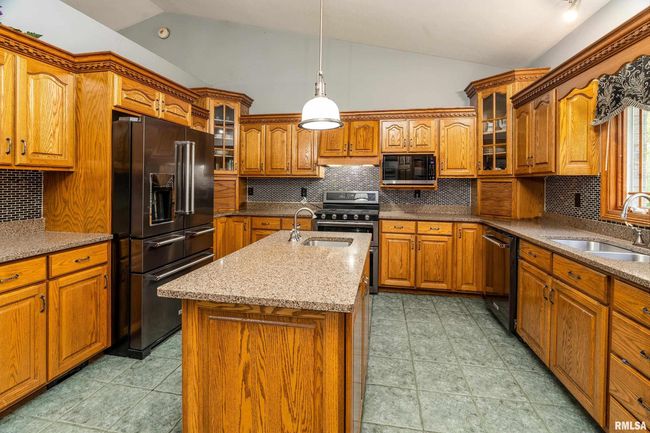 10378 Rock Creek Rd, House other with 5 bedrooms, 5 bathrooms and null parking in Pittsburg IL | Image 12