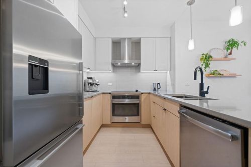 303-3205 Mountain Highway, North Vancouver, BC, V7K0A3 | Card Image