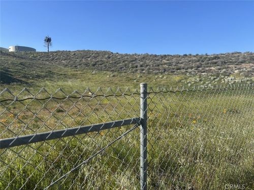 28299 Enderly St, Canyon Country, CA, 91351-1128 | Card Image