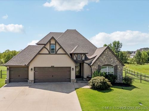 2068 174th Pl, Mounds, OK, 74047-6271 | Card Image