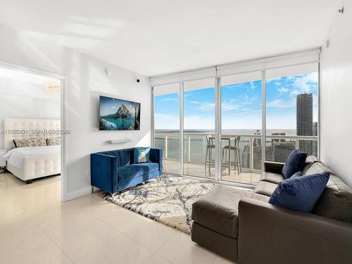 5505-495 Brickell Ave, Miami, FL, 33131-2881 | Card Image