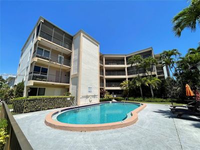 203 - 2420 Diana Dr, Condo with 1 bedrooms, 1 bathrooms and null parking in Hallandale Beach FL | Image 1