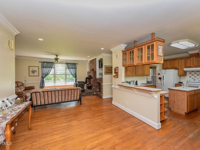 Interior - front door entry2 - OK | Image 18