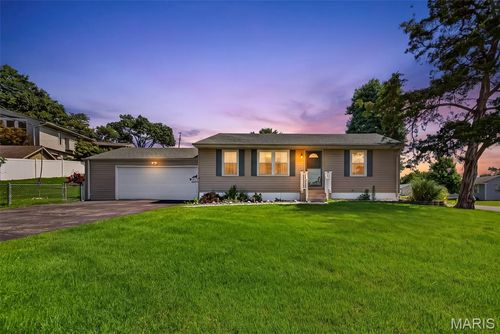 10304 Musick Ave, Saint Louis, MO, 63123-5052 | Card Image