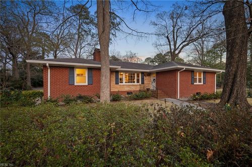 1605 Mallard Ln, Virginia Beach, VA, 23455-4421 | Card Image