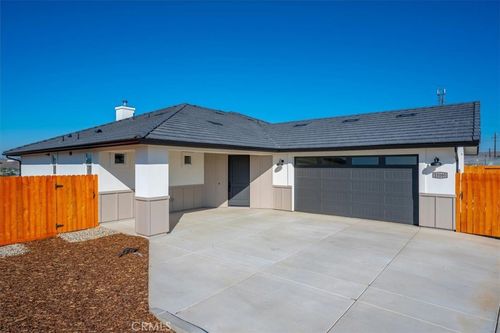 13165 N Bluffs Ct, San Miguel, CA, 93451-9172 | Card Image