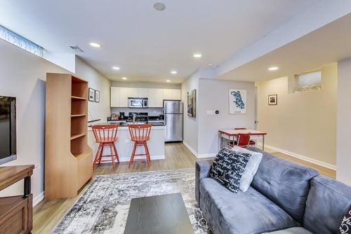 g-2211 W Armitage Ave, Chicago, IL, 60647-0107 | Card Image