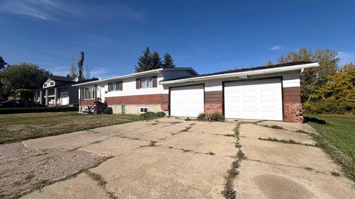 6 Lawley Ave, Hughenden, AB, T0B2E0 | Card Image