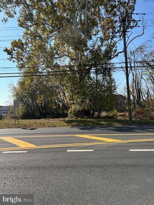 2353 Route 33, Robbinsville, NJ, 08691-1412 | Card Image