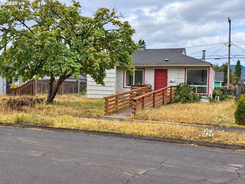 1828 H St, Springfield, OR, 97477-4239 | Card Image