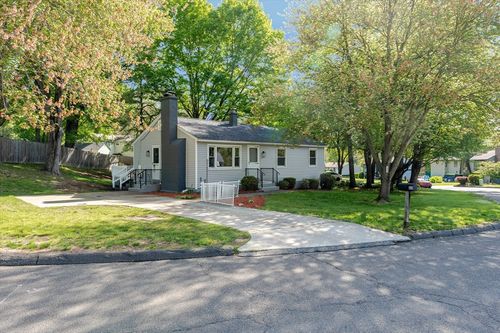 20 Meadowbrook Dr, Easthampton, MA, 01027-1338 | Card Image