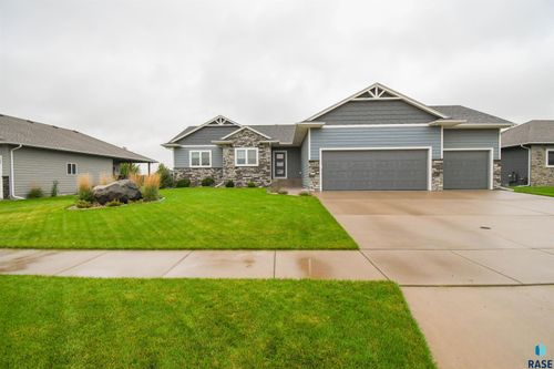 6616 E 33rd St Street, Sioux Falls, SD, 57110 | Card Image