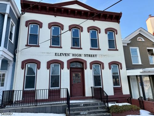 11 High St, Newton, NJ, 07860-1752 | Card Image