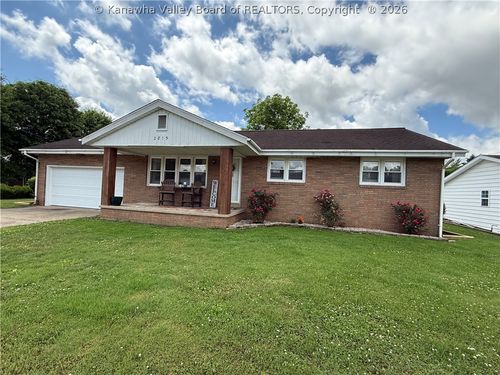 2815 Meadowbrook Dr, Point Pleasant, WV, 25550-2133 | Card Image