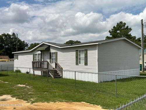 77 Maple Ave, Elizabethtown, NC, 28337-6503 | Card Image