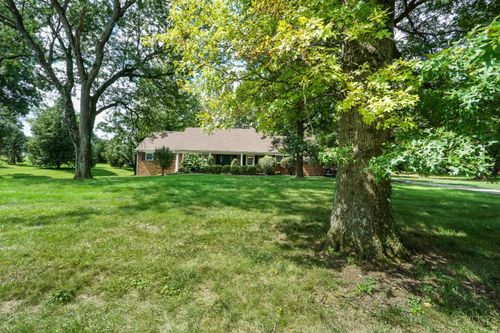725 Kingfisher Ln, Glendale, OH, 45246-4711 | Card Image