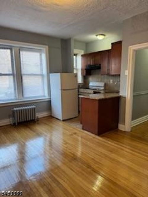 1c-1116 Anna St, Elizabeth, NJ, 07201-1434 | Card Image