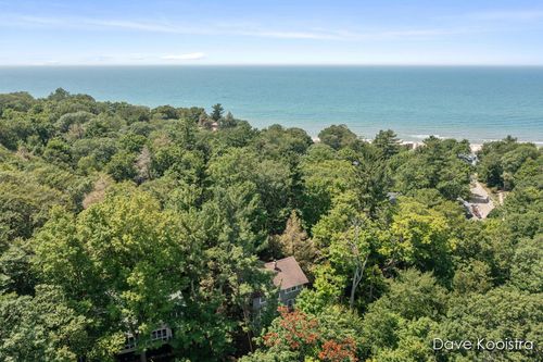 16 Crescent Hl, Grand Haven, MI, 49417-2459 | Card Image