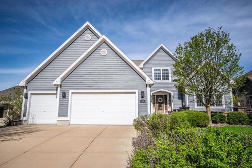 2704 Kettle Ridge, West Bend, WI, 53090 | Card Image