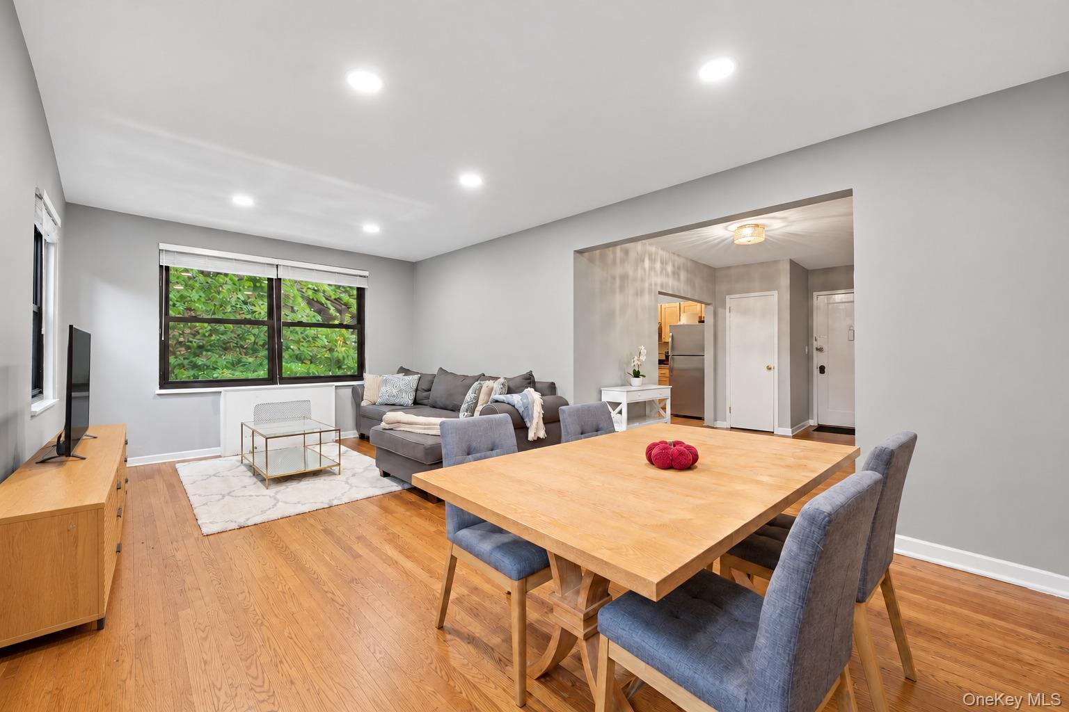 Residential in Greenburgh 4