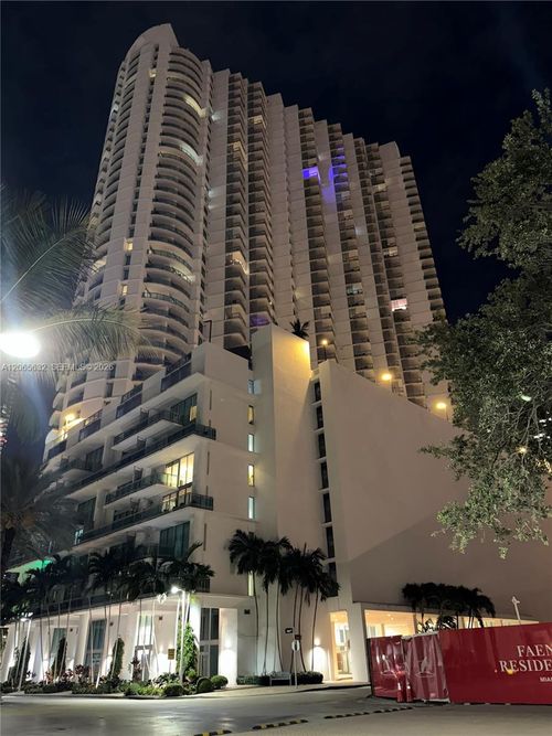 302-350 S Miami Ave, Miami, FL, 33130-1909 | Card Image
