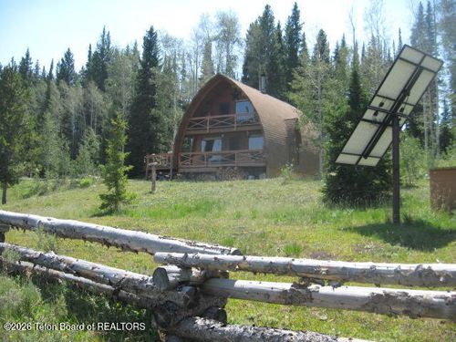 124 Hurricane Trl, Daniel, WY, 83115-8835 | Card Image