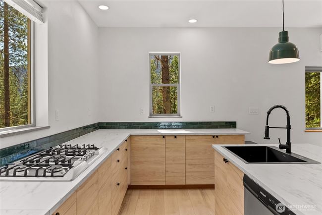 Plenty of counterspace for full time living and entertaining. | Image 20