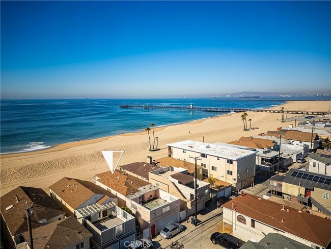 1207 Seal Way, Home with 6 bedrooms, 4 bathrooms and 2 parking in Seal Beach CA | Image 61
