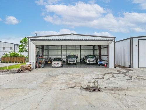 1835 County Road 130, Pearland, TX, 77581-8237 | Card Image