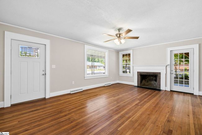202 E Green St, House other with 4 bedrooms, 2 bathrooms and null parking in Iva SC | Image 7
