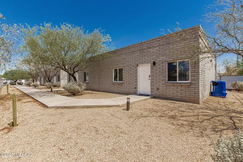 2415 N Columbus Blvd, Tucson, AZ, 85712-2632 | Card Image