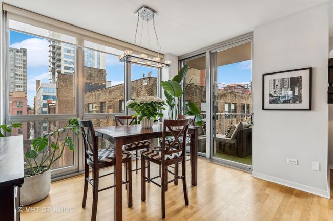 APT-704 - 200 W Grand Ave, Condo with 2 bedrooms, 2 bathrooms and 1 parking in CHICAGO IL | Image 9