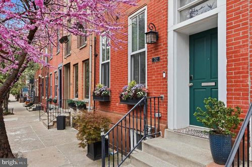 752 S 15th St, PHILADELPHIA, PA, 19146-2136 | Card Image
