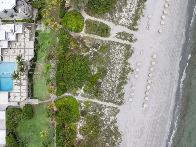 APT-446 - 141 Crandon Blvd, Condo with 3 bedrooms, 2 bathrooms and null parking in Key Biscayne FL | Image 28