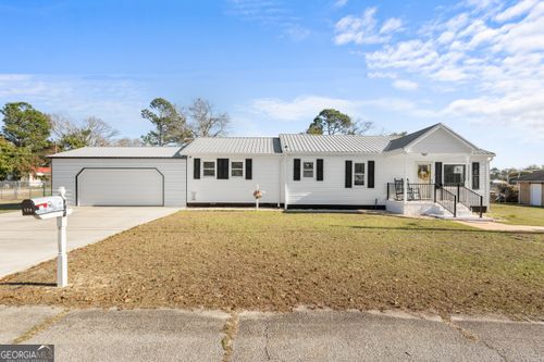 124 Pierce Ave, swainsboro, GA, 30401-4805 | Card Image