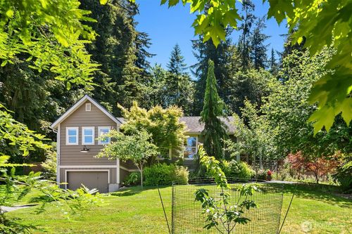 11323 E Riverside Dr, Bothell, WA, 98011-1513 | Card Image